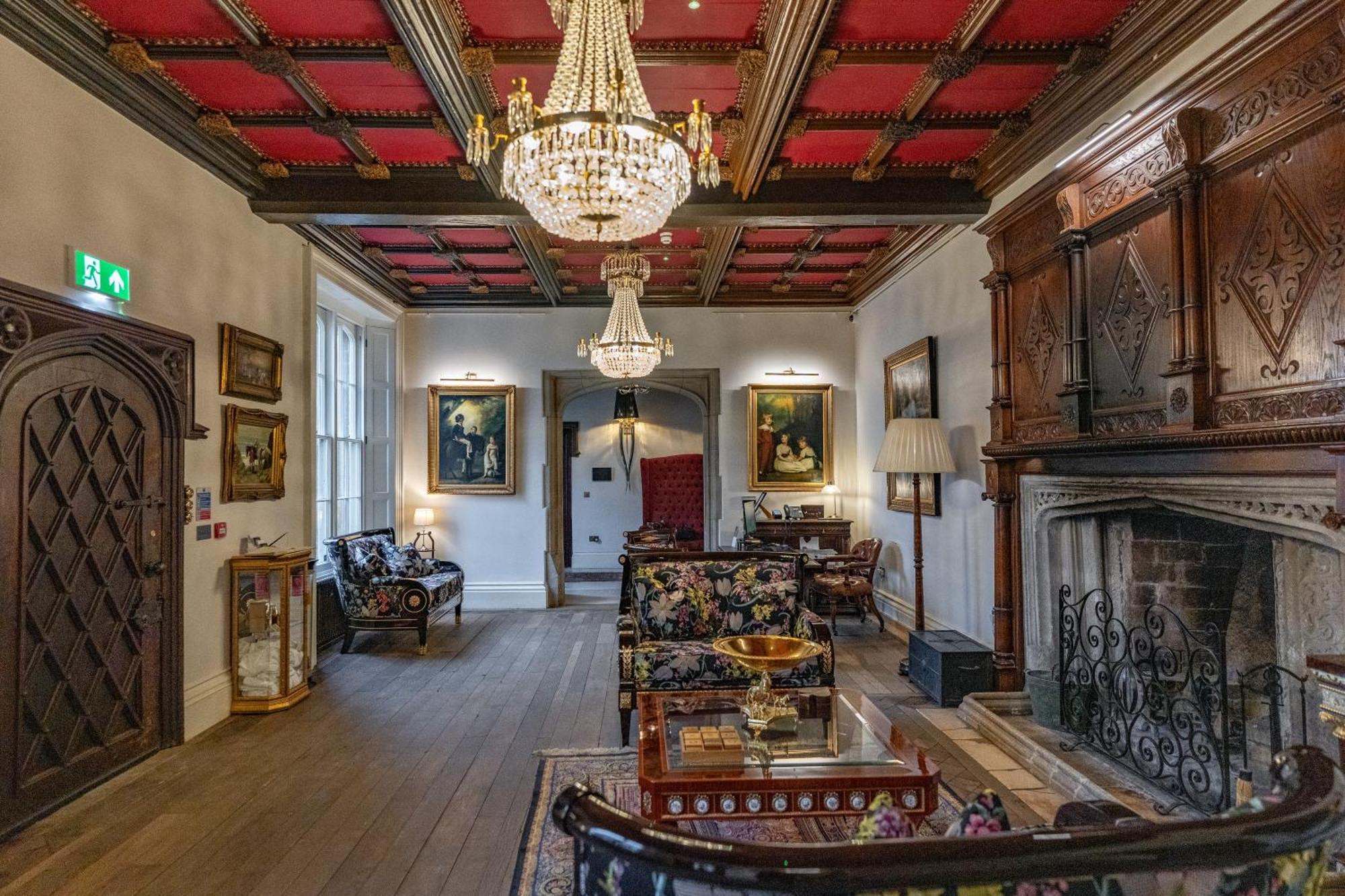 Weston Manor Hotel Εξωτερικό φωτογραφία