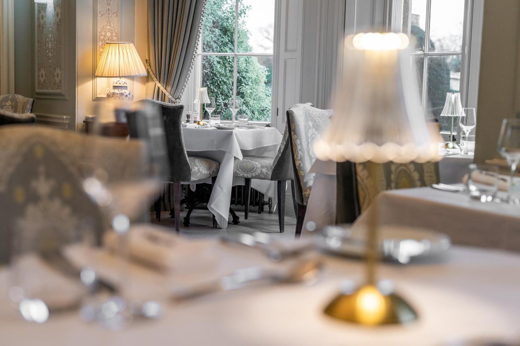 Weston Manor Hotel Εξωτερικό φωτογραφία