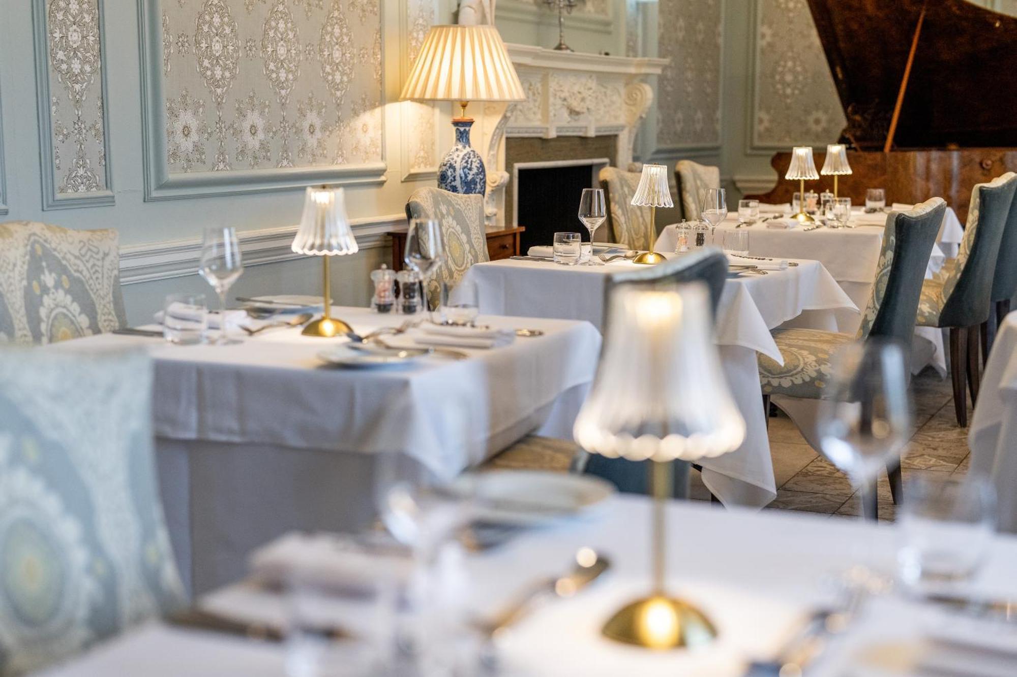 Weston Manor Hotel Εξωτερικό φωτογραφία