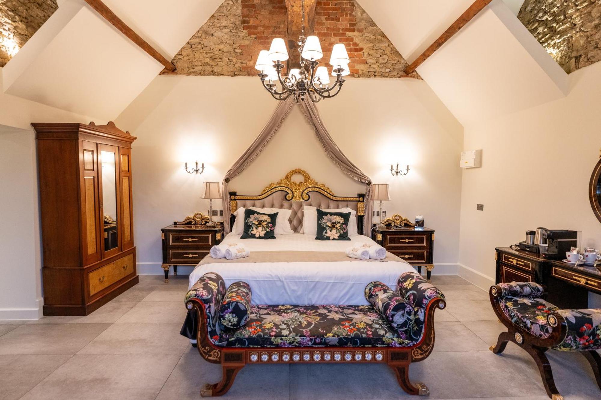 Weston Manor Hotel Εξωτερικό φωτογραφία