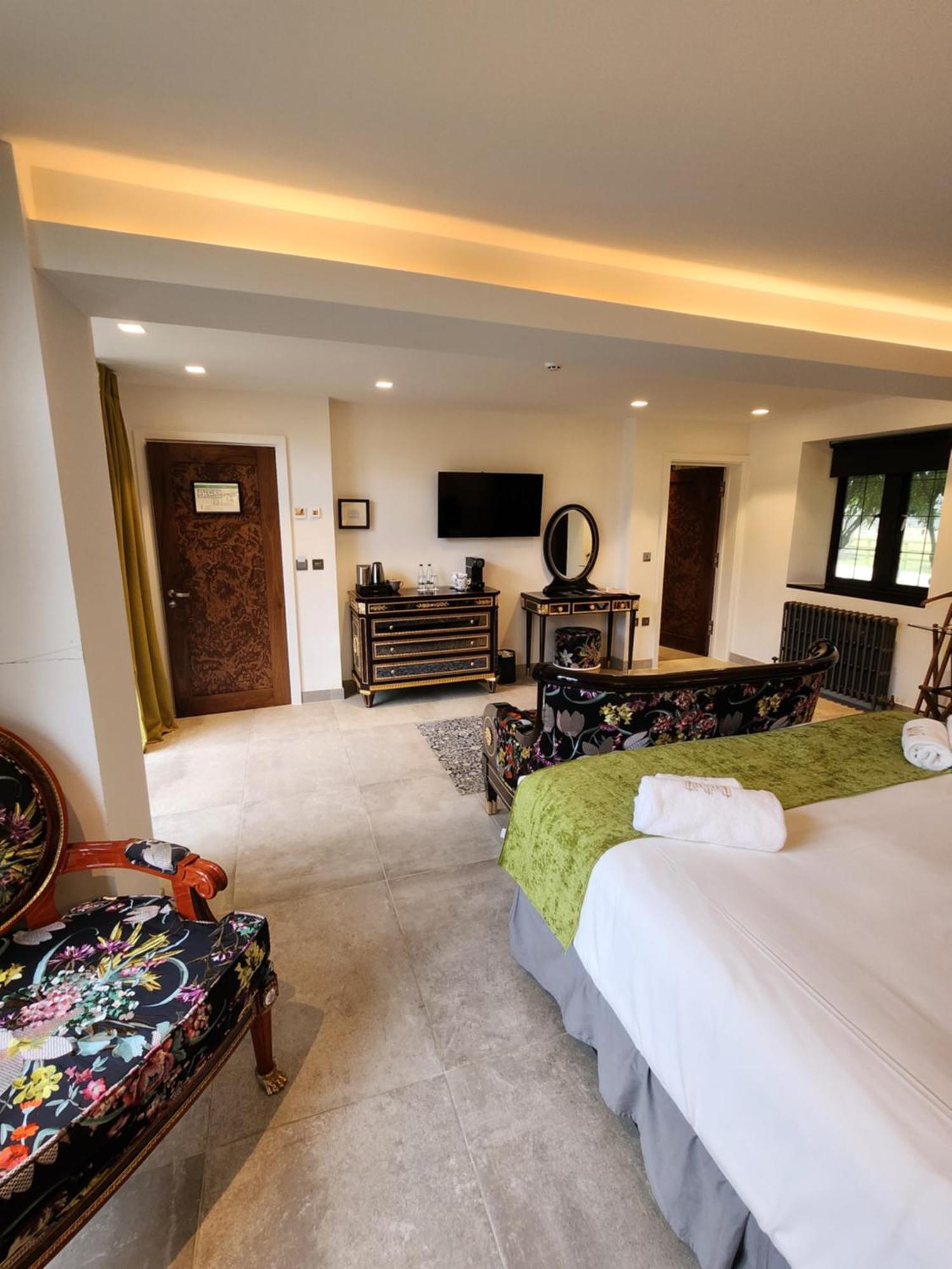 Weston Manor Hotel Εξωτερικό φωτογραφία