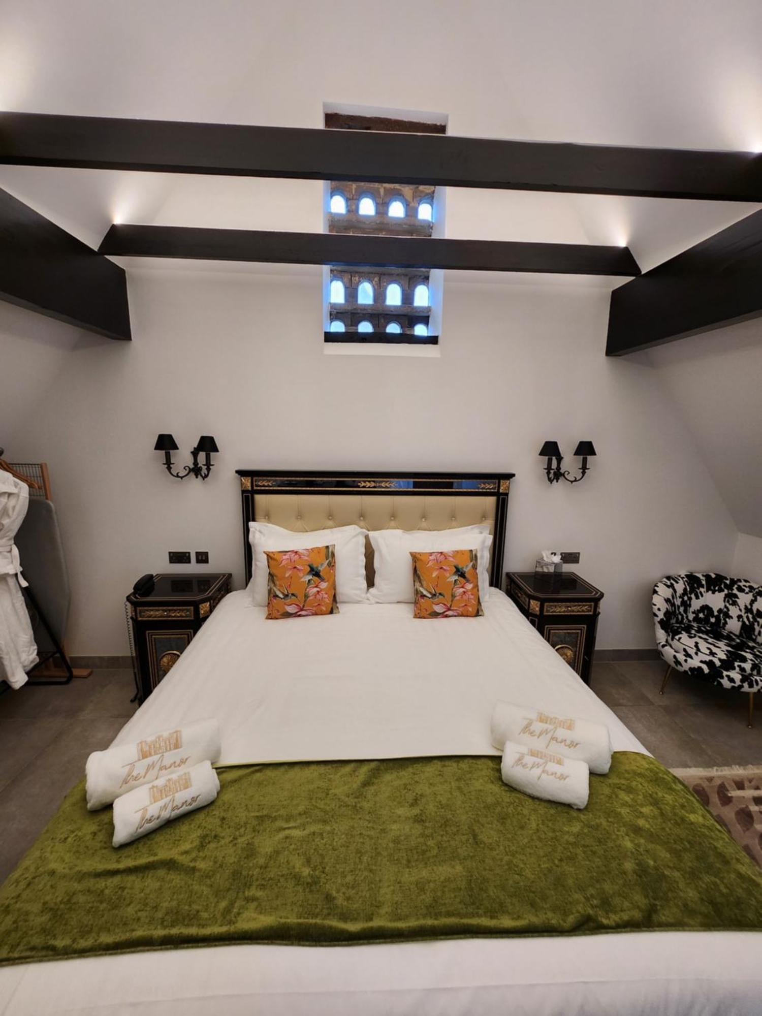 Weston Manor Hotel Εξωτερικό φωτογραφία